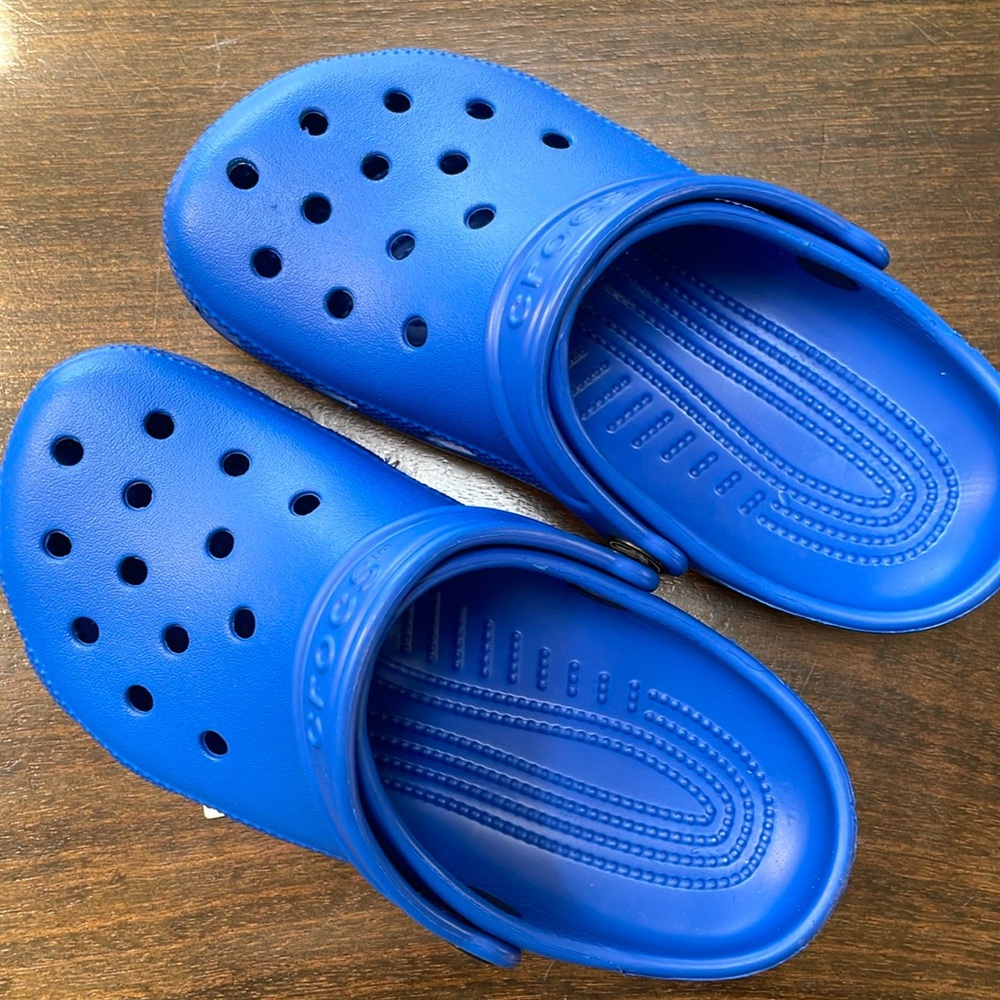 Crocs Classic- sizes are for men and women-color is Blue Bolt